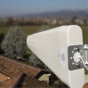 Antenne esterna per cellulare direttiva tipo logaritmica orientata su ripetitore telefonico. Modello MITAN DELTA-EST M55120080 - Adatta a bande 20, 8, 3, 1, 7