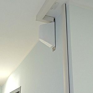 Antenne interna per cellulare a parete adatta a zona corridoio con apertura di ricetrasmissione 65° bidirezionale. Modello KATHREIN 738447 - Adatta a bande 20, 8, 3, 1,7.