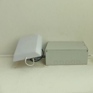 Antenne interna per cellulare a pannello con apertura di ricetrasmissione 70°. Modello MITAN PANEL M55120050 - Adatta a bande 20, 8, 3, 1.