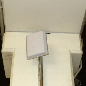 Antenne interna per cellulare a pannello con apertura di ricetrasmissione 70°. Modello MITAN PANEL M55120050 - Adatta a bande 20, 8, 3, 1.