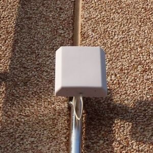 Antenne esterna per cellulare a pannello tipo logaritmica orientata su ripetitore telefonico. Modello MITAN DELTA-EST M55120080 - Adatta a bande 20, 8, 3, 1, 7